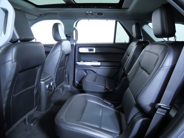 Certified 2023 Ford Explorer Limited w/ Limited Technology Package AWD/4WD image 13