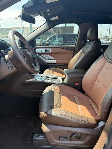 Certified 2024 Ford Explorer King Ranch w/ Technology Package AWD/4WD image 16