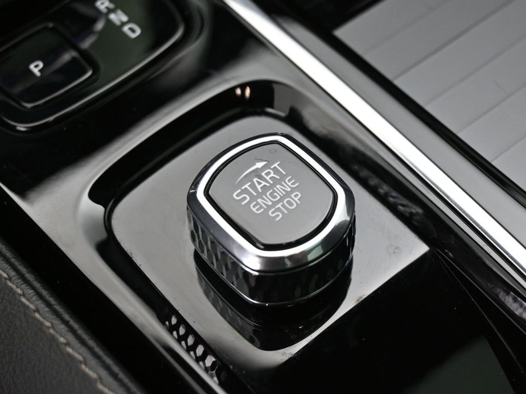 Used 2024 Volvo V60 T8 Polestar w/ Protection Package Premier image 21