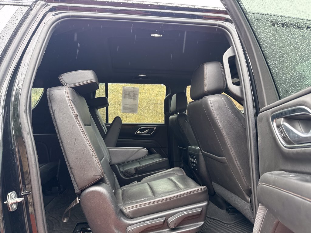 Used 2021 Chevrolet Suburban High Country w/ Premium Package 2 AWD/4WD image 23