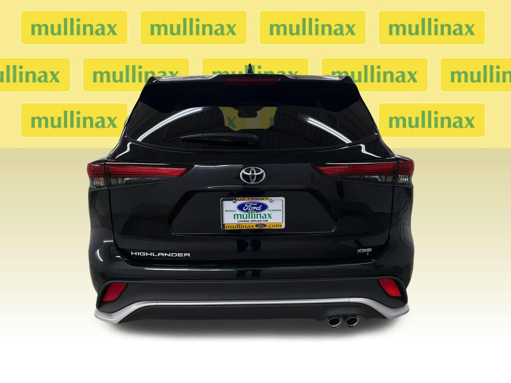 Used 2022 Toyota Highlander XSE FWD image 7