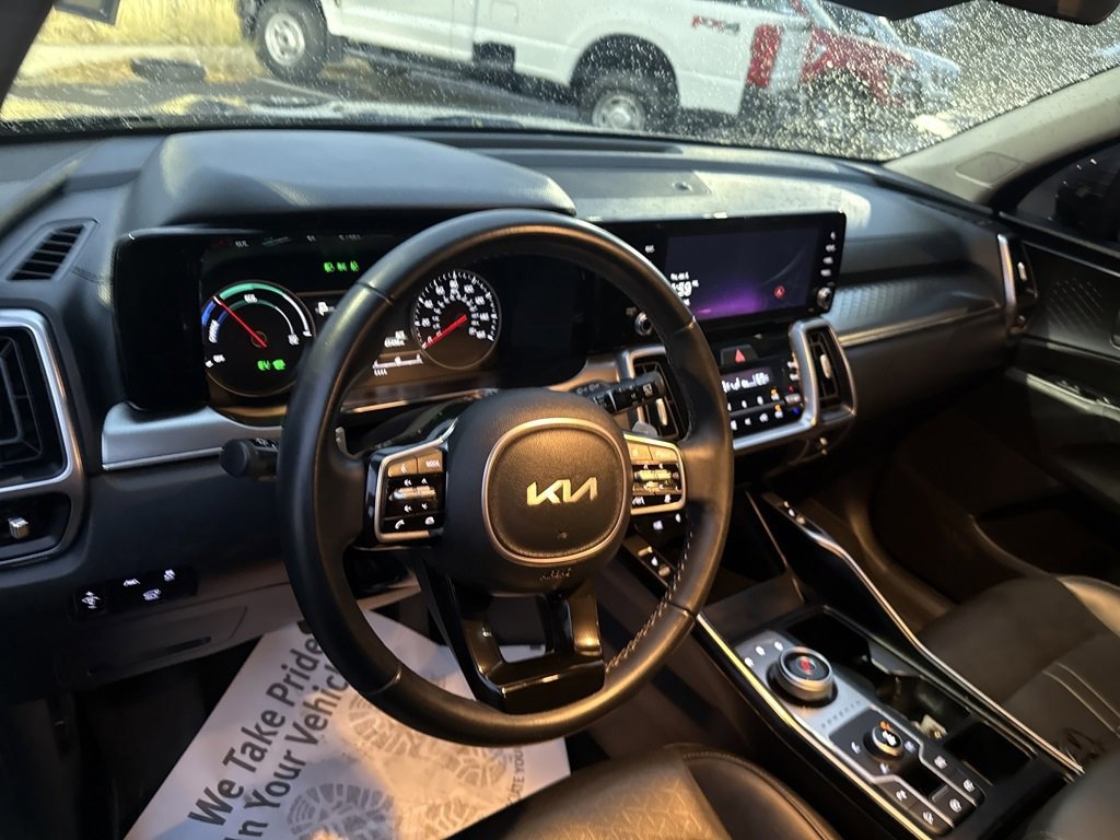 Used 2023 Kia Sorento EX image 13
