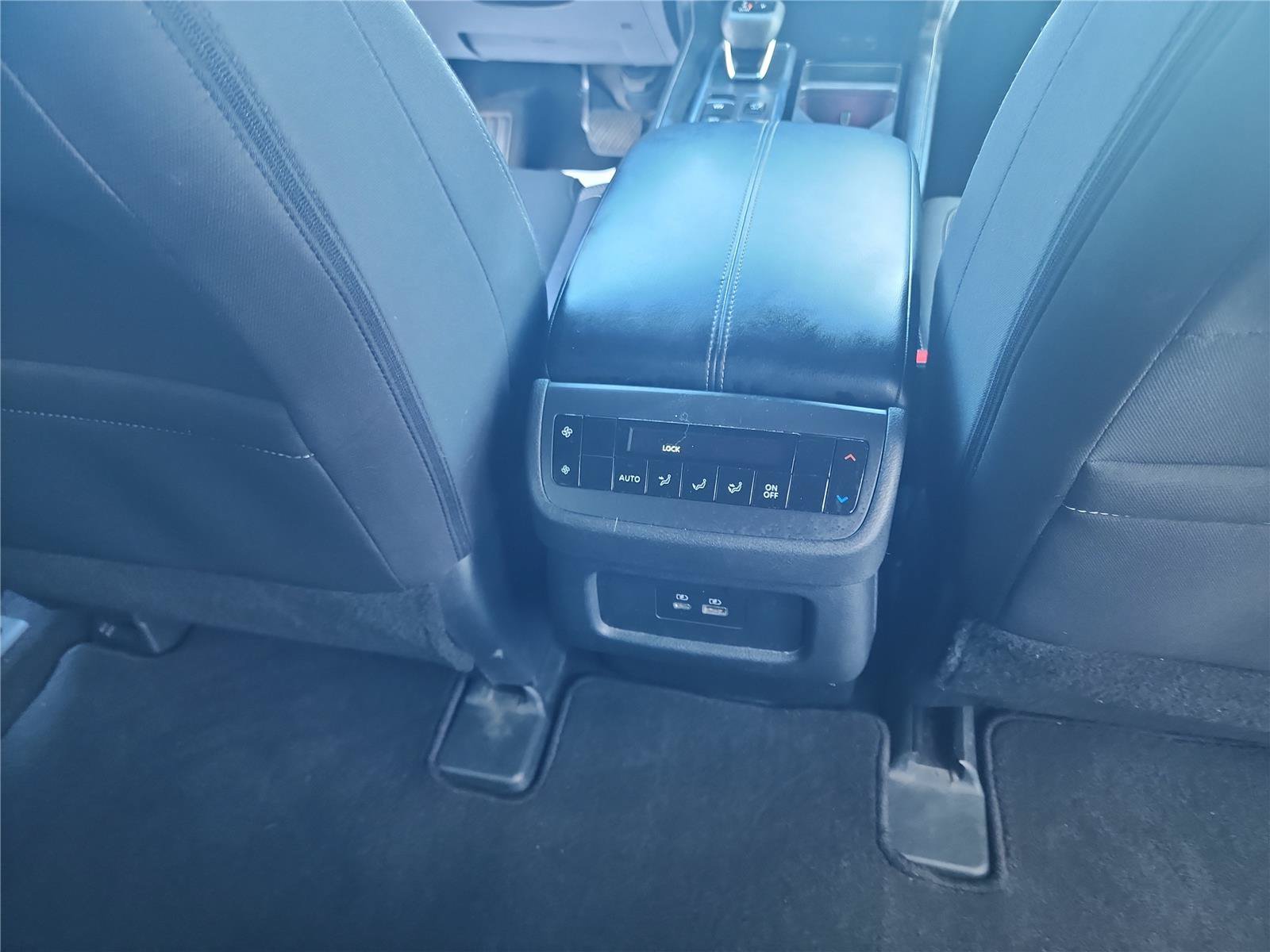 Used 2024 Nissan Pathfinder SV FWD image 26