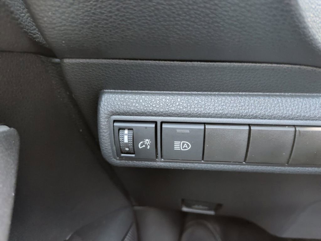 Used 2021 Toyota Corolla SE w/ Carpet Mat Package (TMS) FWD image 26