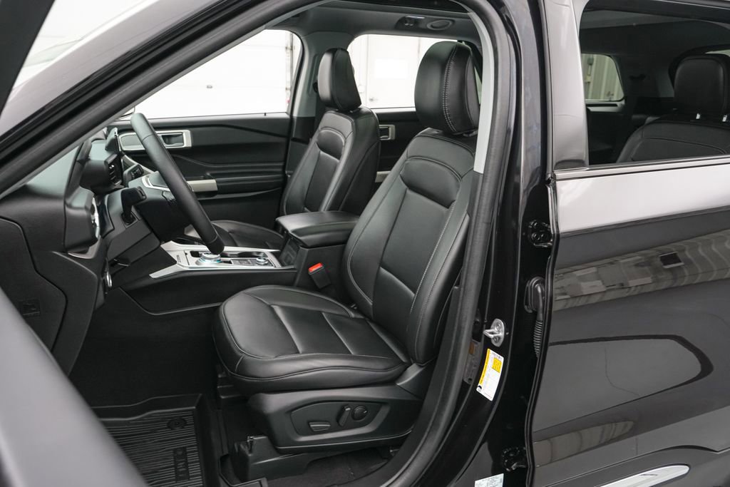 Certified 2024 Ford Explorer XLT w/ Equipment Group 202A AWD/4WD image 11