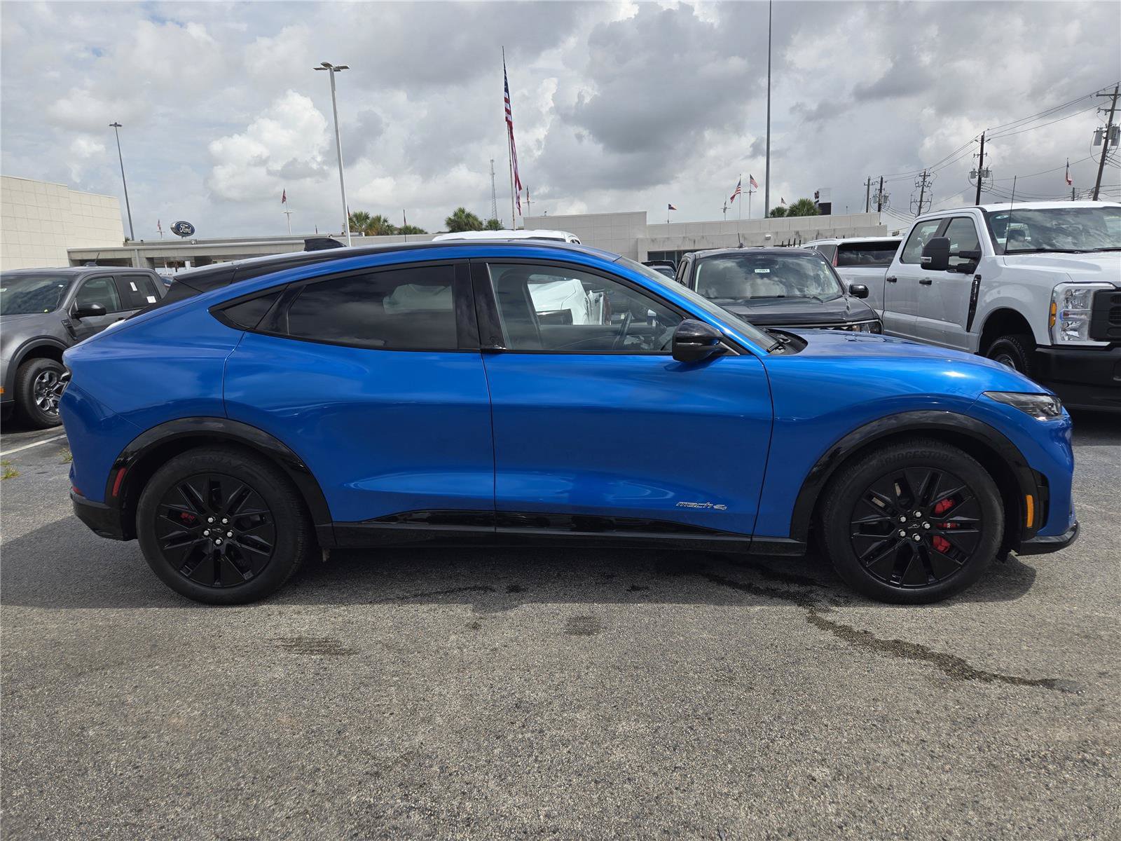 Certified 2025 Ford Mustang Mach-E Premium w/ Sport Appearance Package AWD/4WD image 4