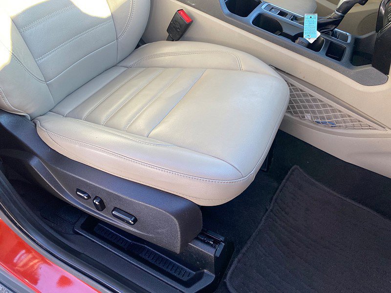 Certified 2019 Ford Escape Titanium AWD/4WD image 30