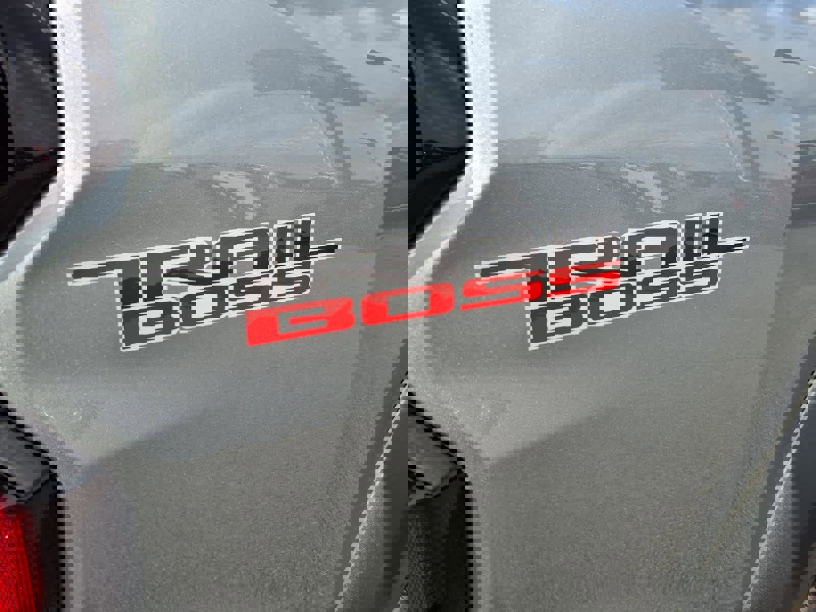 Used 2025 Chevrolet Colorado Trail Boss image 22