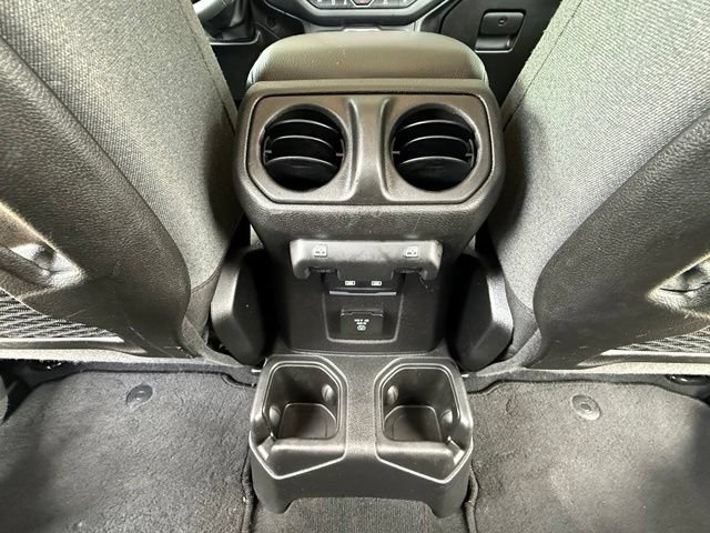 Used 2025 Jeep Wrangler Unlimited Rubicon AWD/4WD image 18