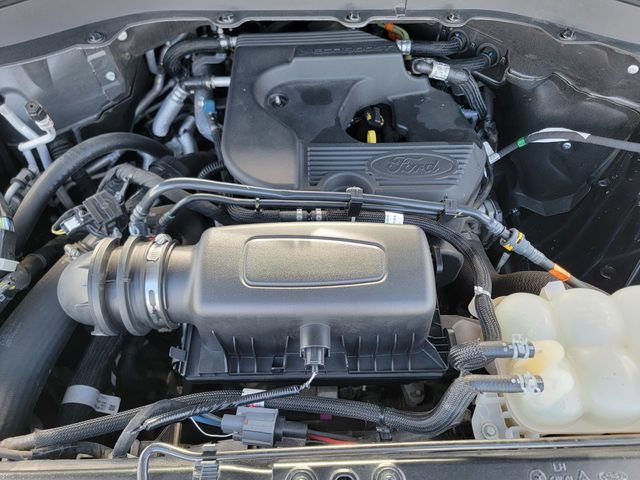 Certified 2020 Ford Explorer XLT w/ Equipment Group 202A AWD/4WD image 40