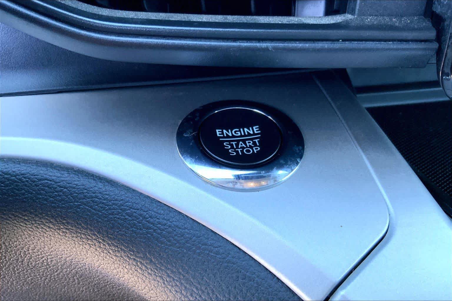 Certified 2022 Ford Explorer XLT RWD image 32