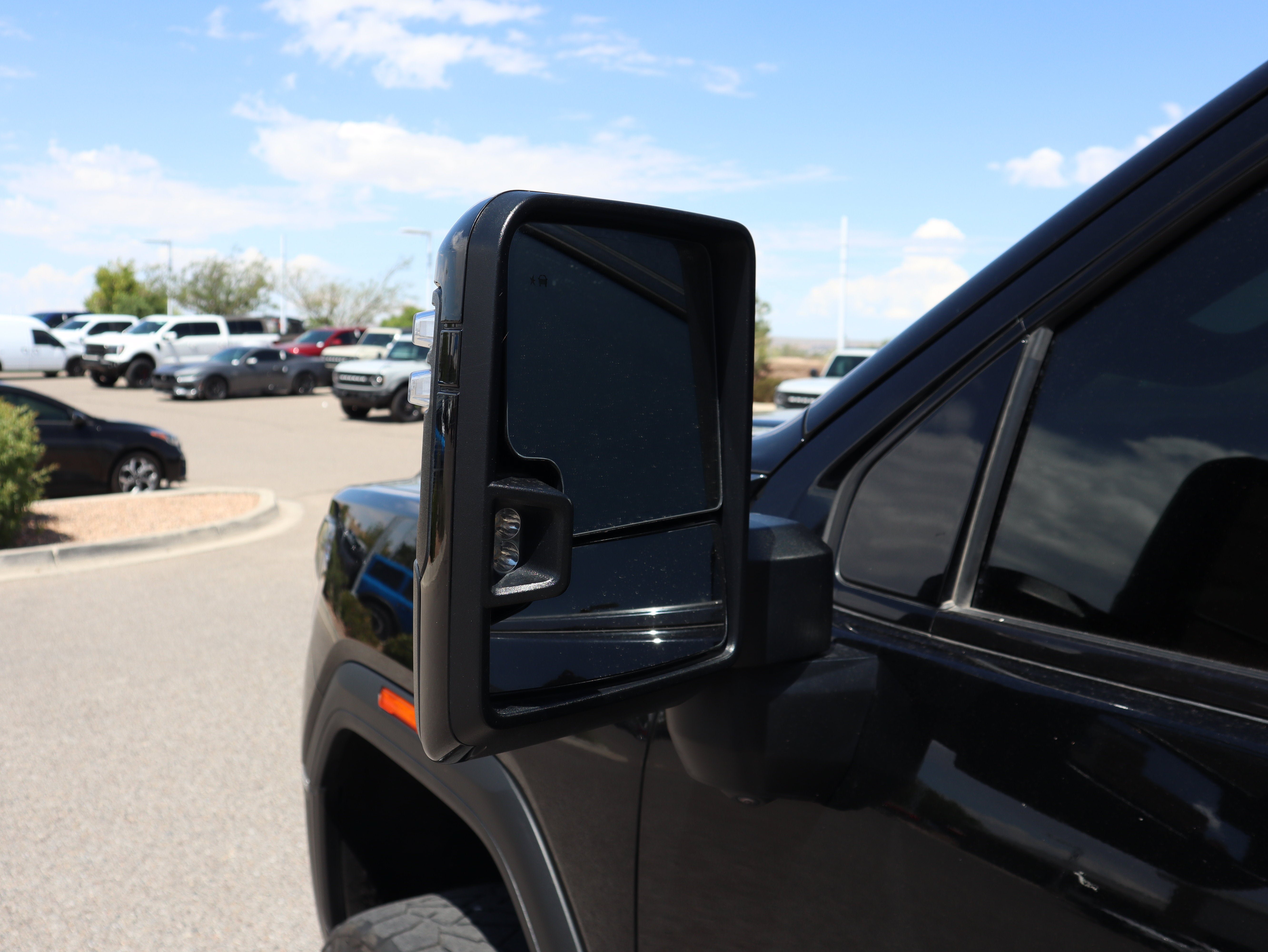 Used 2024 GMC Sierra 2500 AT4 w/ AT4 Premium Plus Package AWD/4WD image 17