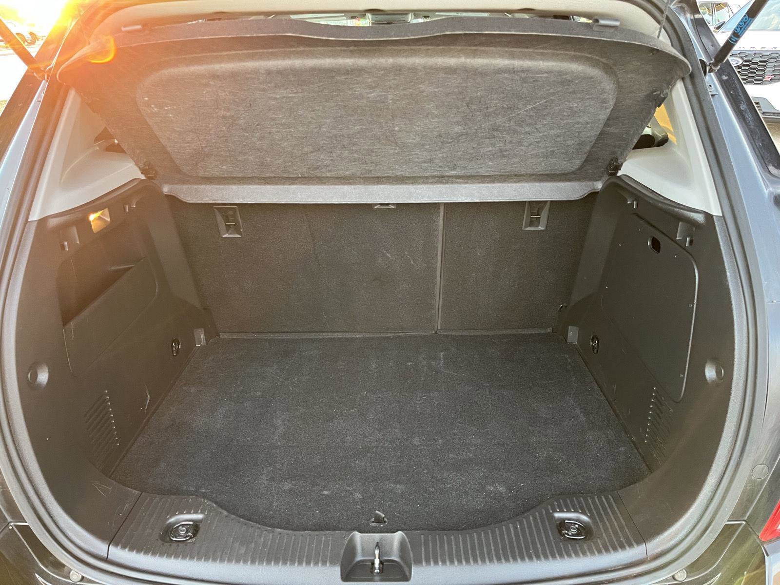 Used 2019 Chevrolet Trax LT w/ LT Convenience Package image 10