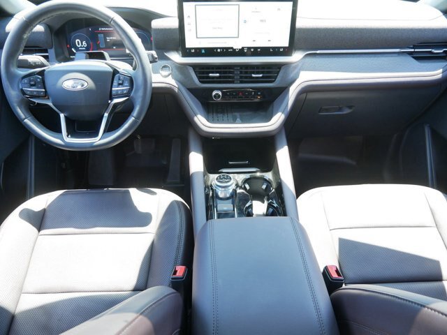 Certified 2025 Ford Explorer Platinum w/ Ultimate Package AWD/4WD image 17