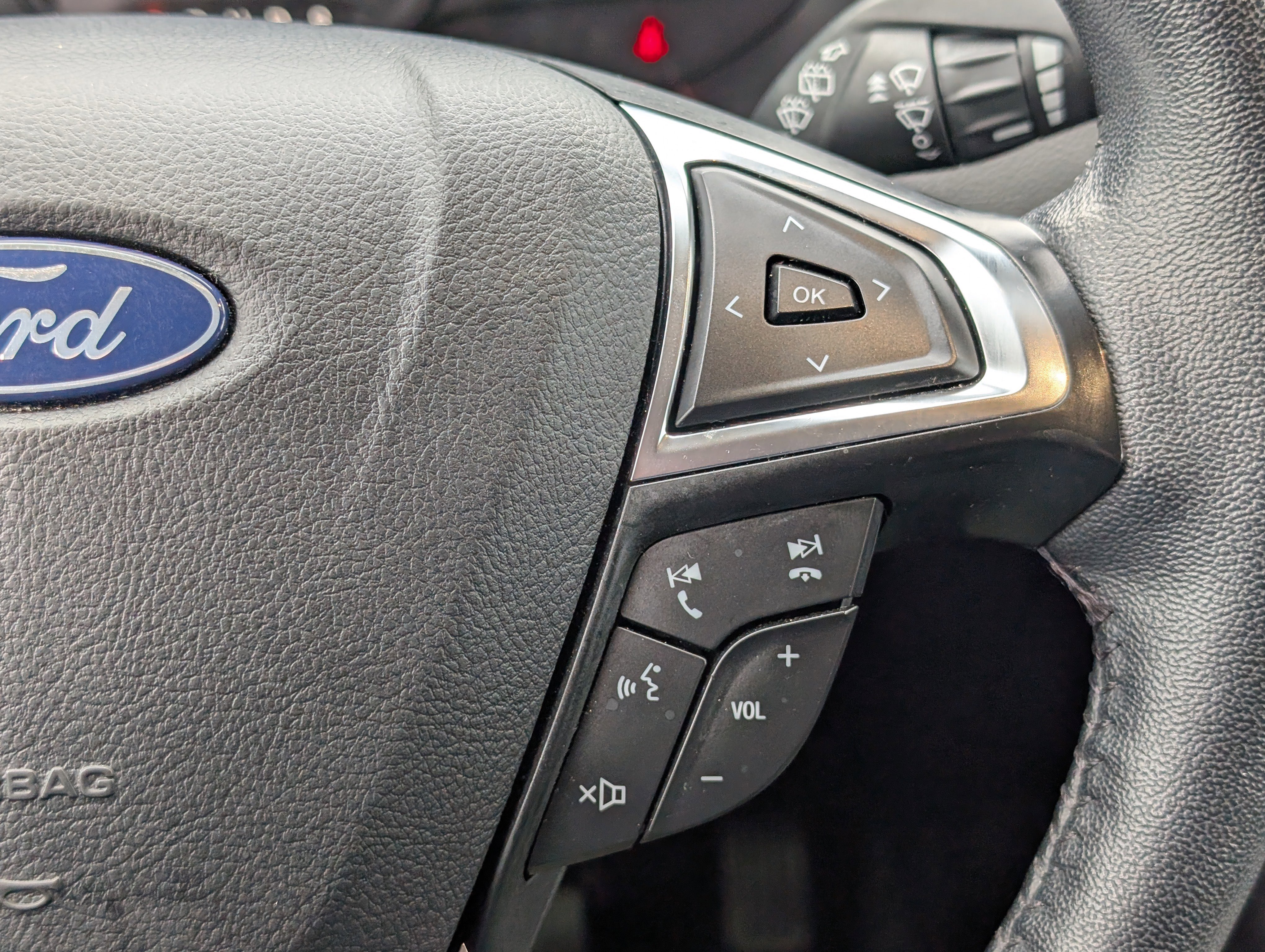 Certified 2024 Ford Edge SEL image 23