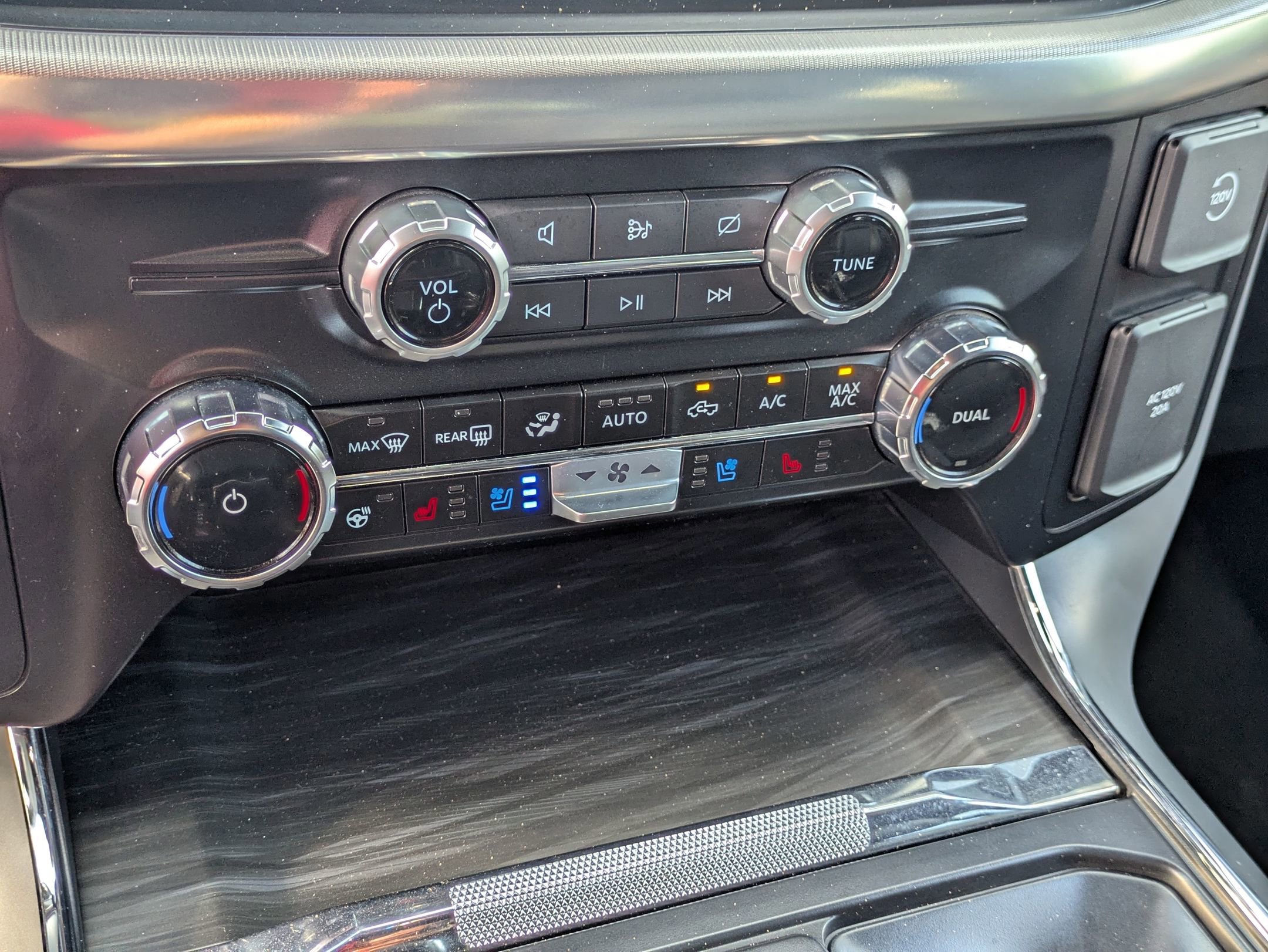 Certified 2024 Ford F150 Lariat w/ Bed Utility Package AWD/4WD image 27