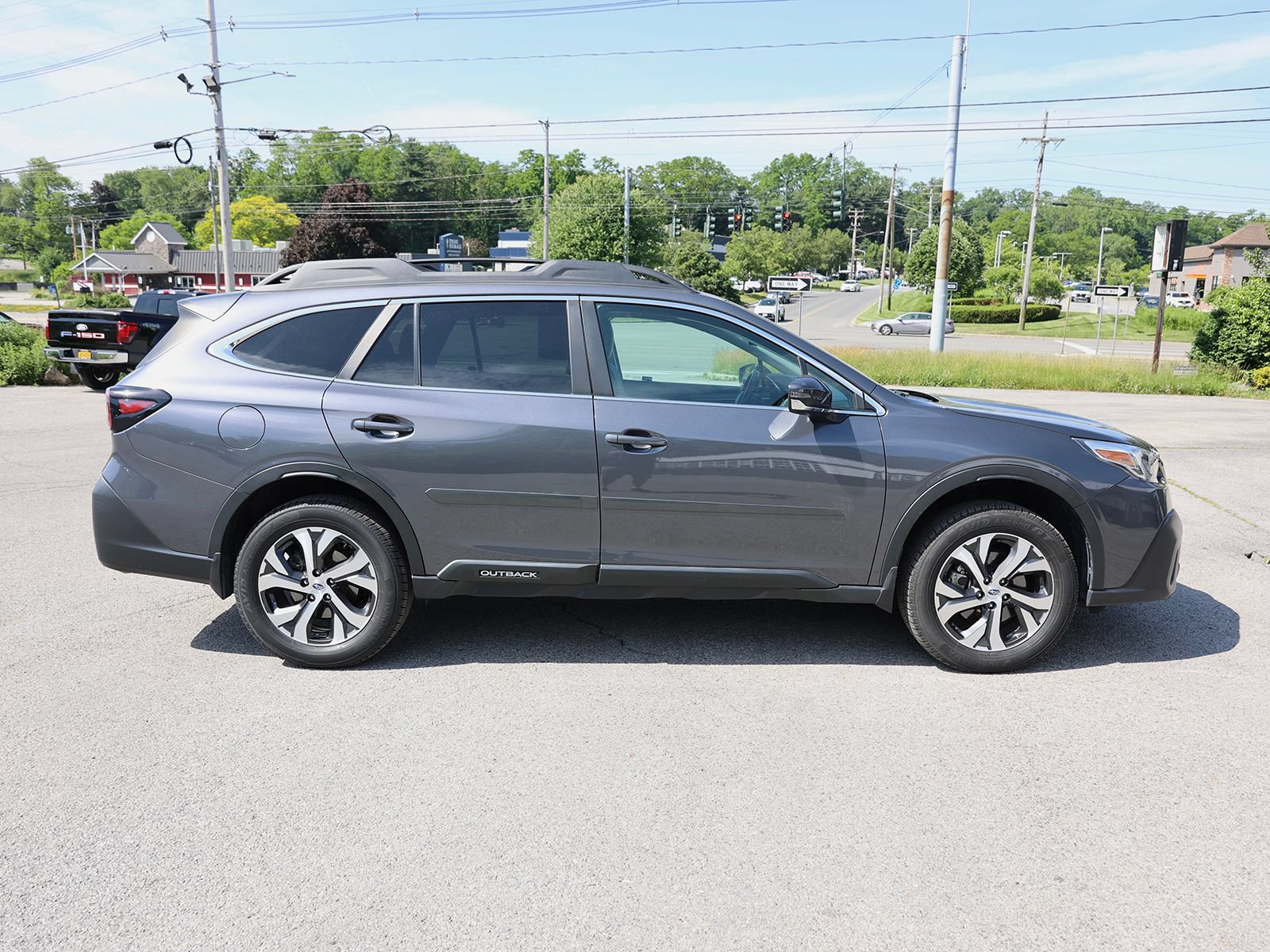 Used 2022 Subaru Outback Limited AWD/4WD image 8