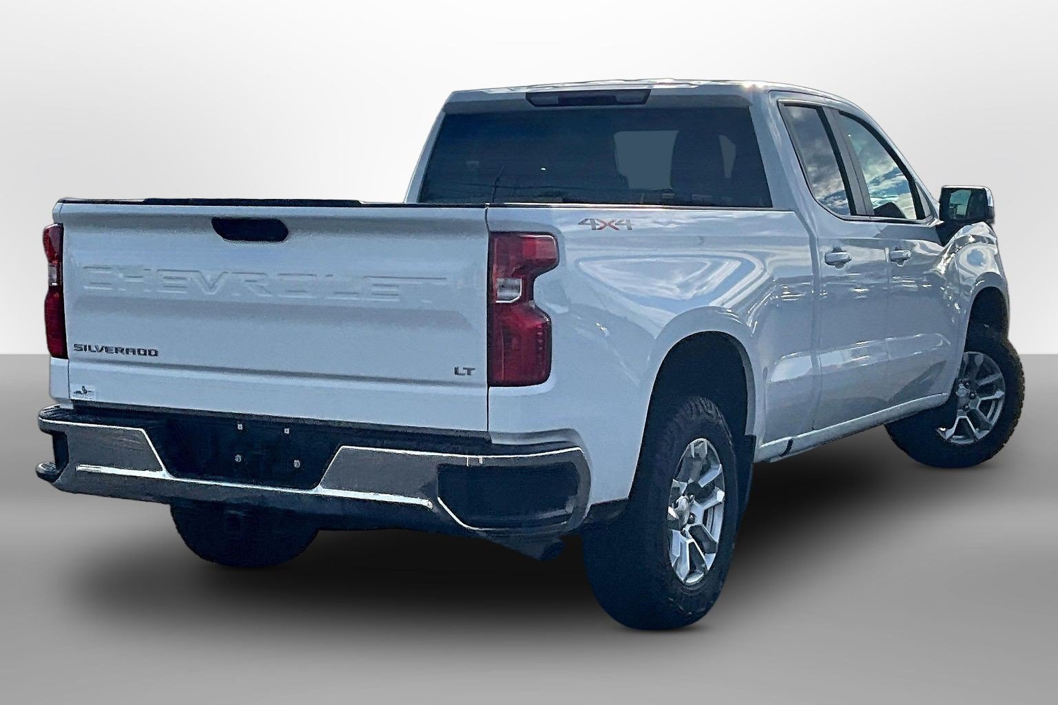 Used 2023 Chevrolet Silverado 1500 LT AWD/4WD image 11