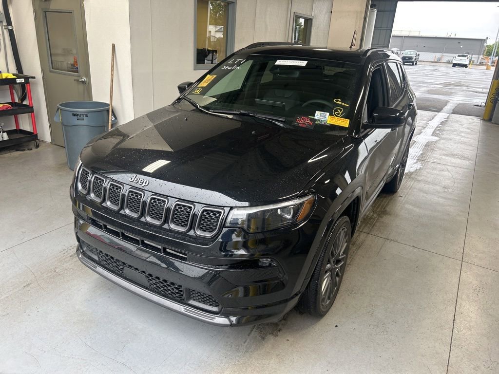 Used 2023 Jeep Compass High Altitude AWD/4WD image 2