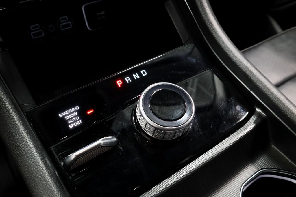 Used 2024 Jeep Grand Cherokee Limited w/ Luxury Tech Group II AWD/4WD image 35