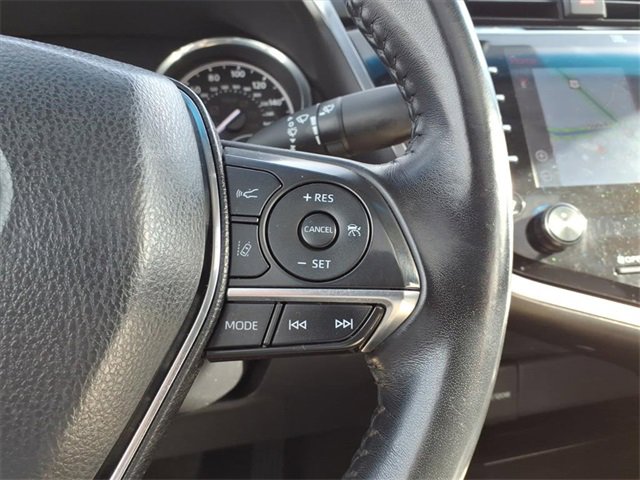 Used 2018 Toyota Camry XLE image 17