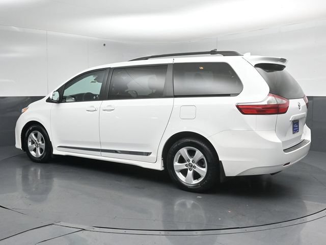 Used 2018 Toyota Sienna LE FWD image 5