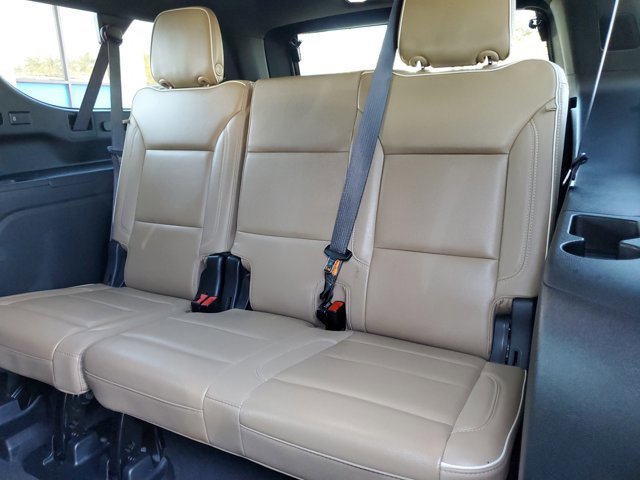 Used 2023 Chevrolet Suburban Premier image 15