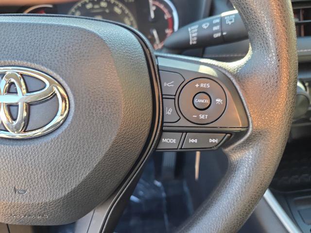 Used 2025 Toyota RAV4 LE AWD/4WD image 24