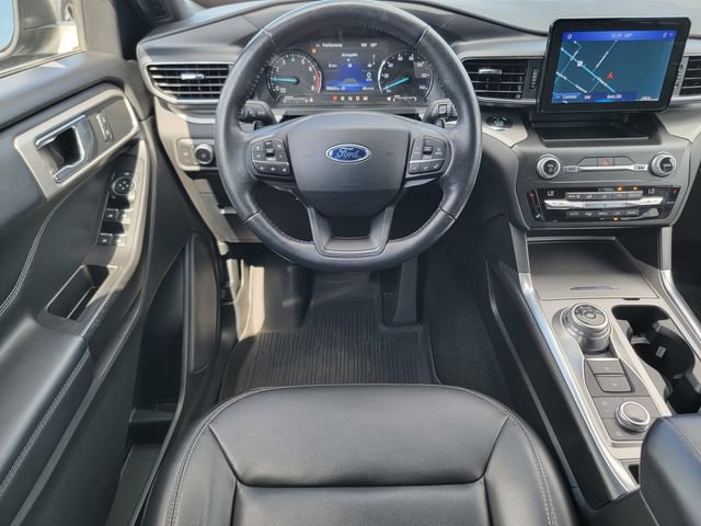 Certified 2020 Ford Explorer XLT w/ Equipment Group 202A AWD/4WD image 32