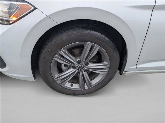 Used 2024 Volkswagen Jetta SE w/ Panoramic Sunroof Package FWD image 10