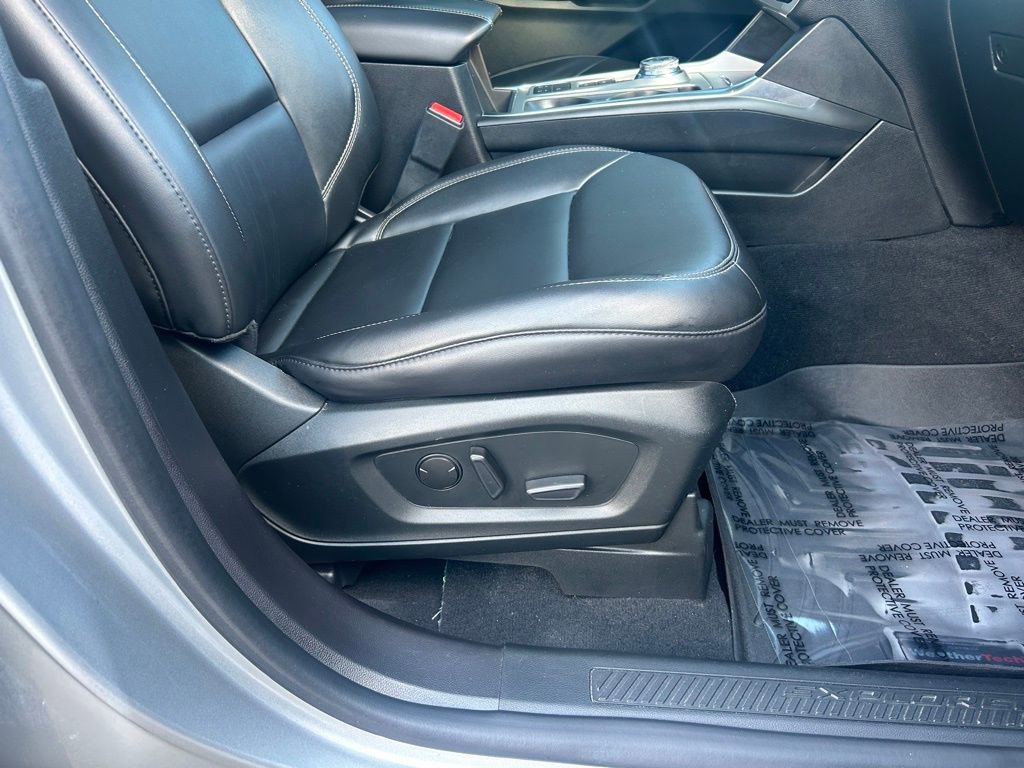 Certified 2022 Ford Explorer XLT w/ Equipment Group 202A image 27