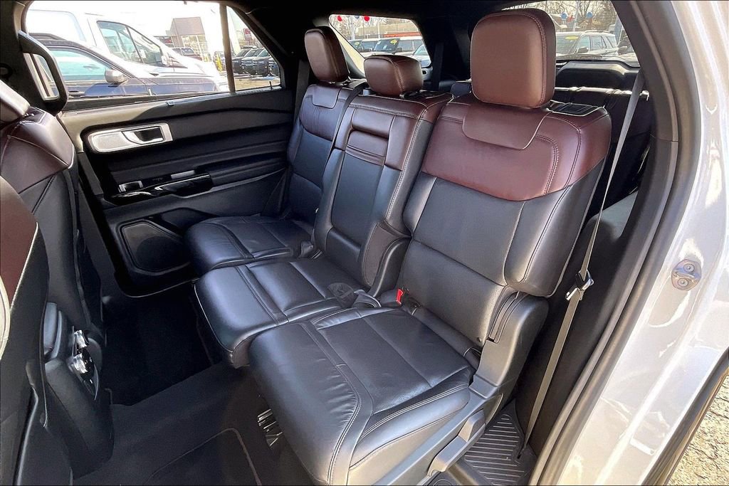 Certified 2023 Ford Explorer Platinum w/ Technology Package image 23