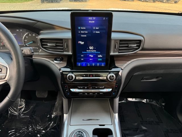 Certified 2024 Ford Explorer Limited w/ Limited Technology Package AWD/4WD image 2