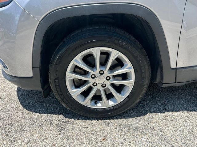 Used 2020 Jeep Cherokee Latitude FWD image 24