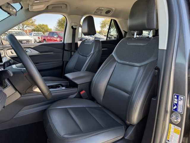 Certified 2025 Ford Explorer Active w/ Active Comfort Package image 26