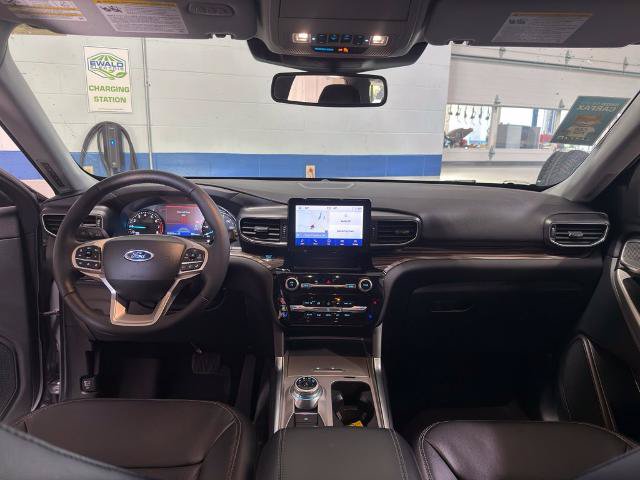 Certified 2023 Ford Explorer Limited w/ Equipment Group 301A AWD/4WD image 10