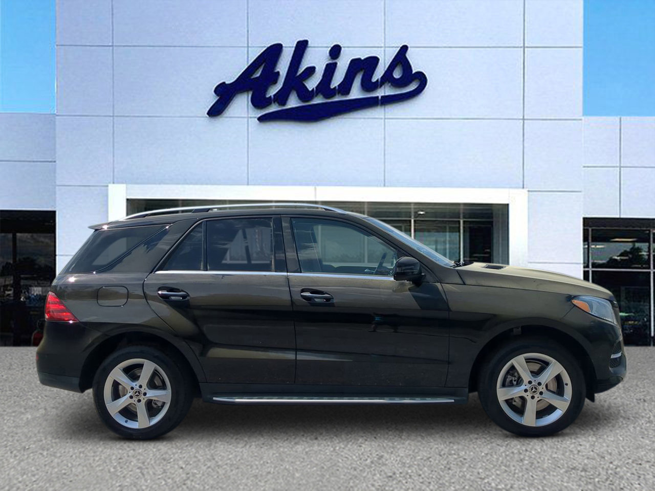 Used 2019 Mercedes-Benz GLE 400 4MATIC image 5