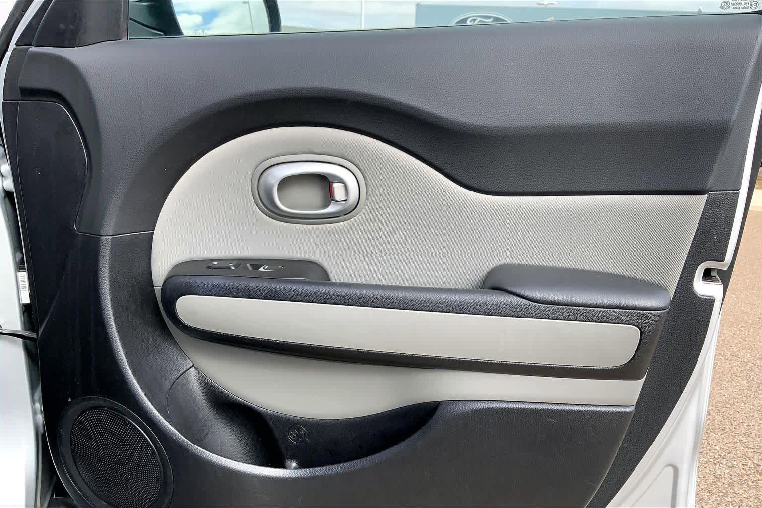 Used 2017 Kia Soul w/ Convenience Package FWD image 23