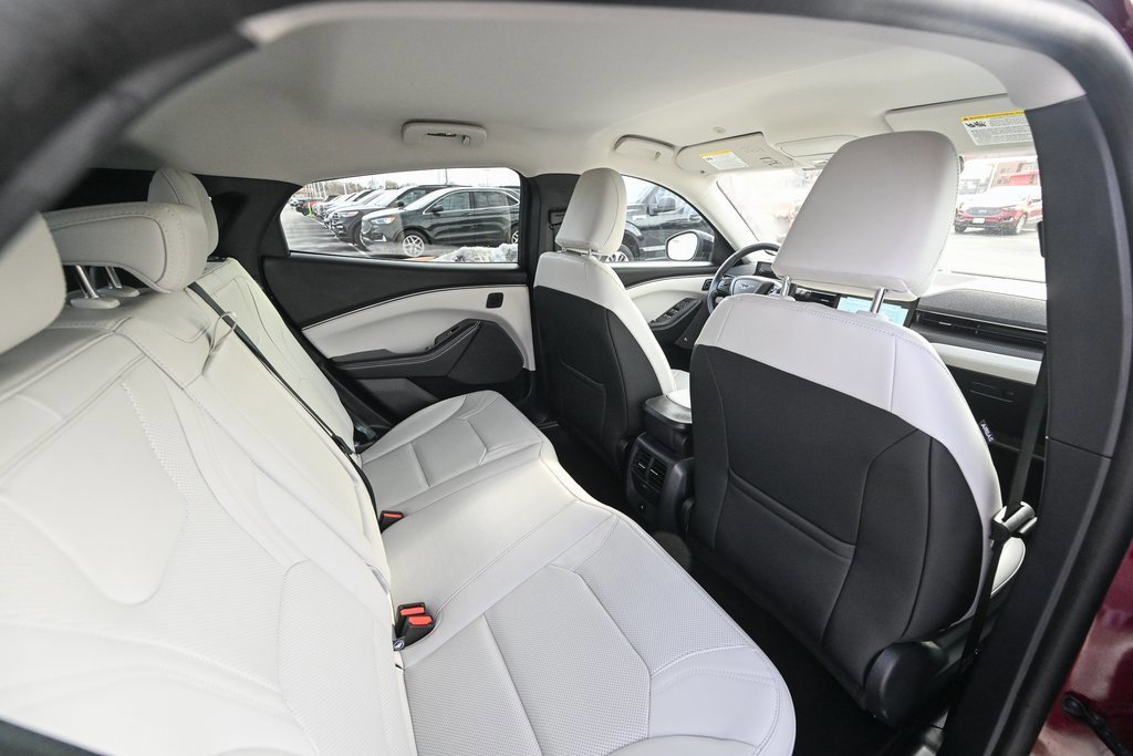 Certified 2025 Ford Mustang Mach-E Premium image 31