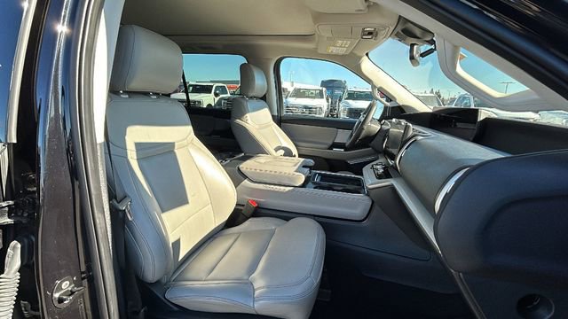 Certified 2025 Ford Expedition Active image 11