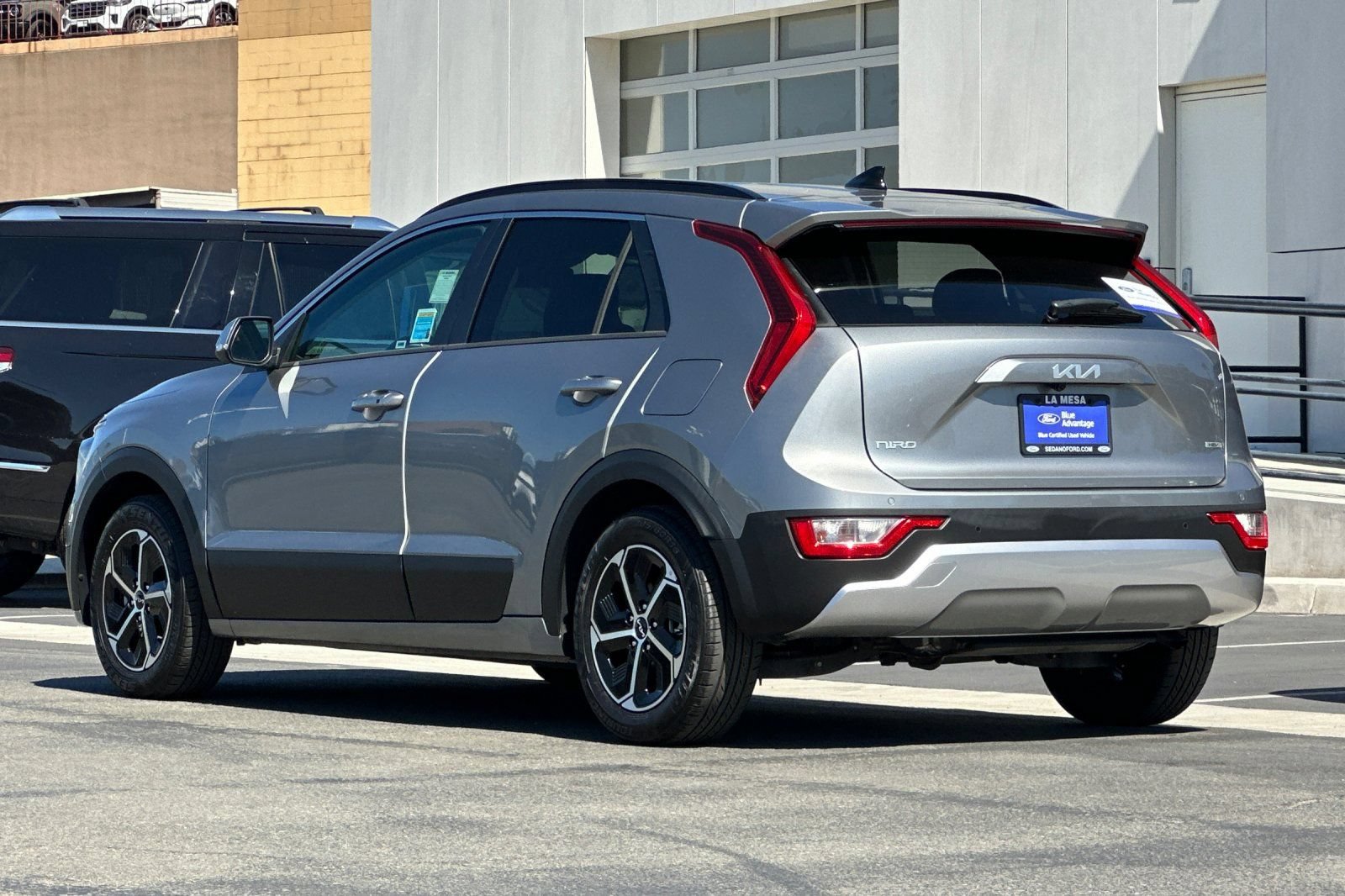 Used 2023 Kia Niro EX FWD image 5