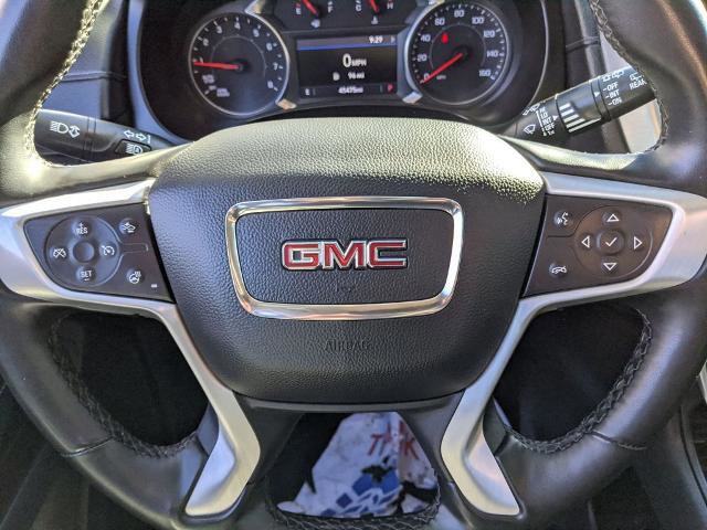 Used 2024 GMC Terrain SLT image 17