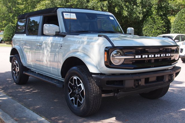 Certified 2023 Ford Bronco Outer Banks AWD/4WD image 1
