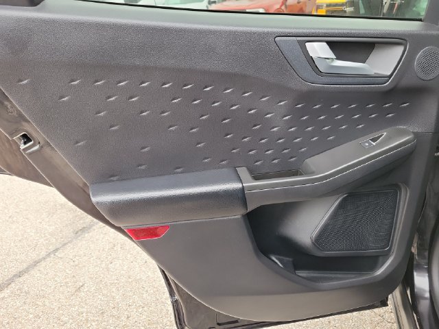 Certified 2020 Ford Escape Titanium AWD/4WD image 19
