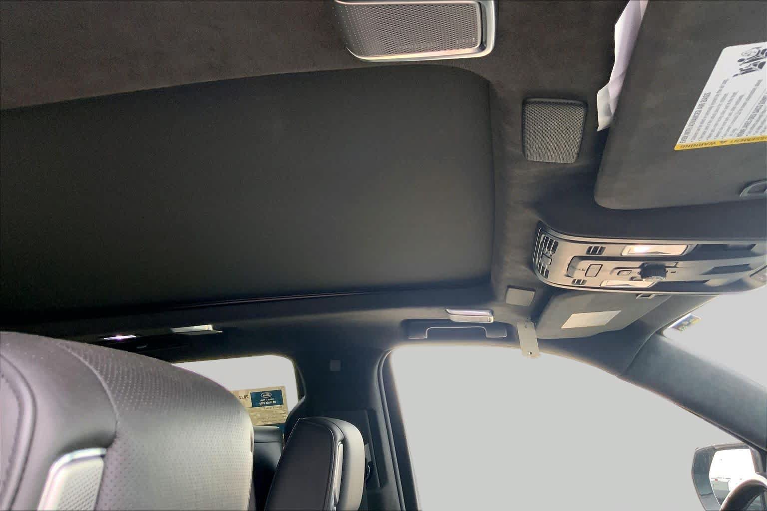 Used 2022 Cadillac Escalade Sport Platinum w/ Heavy-Duty Trailer Package AWD/4WD image 14