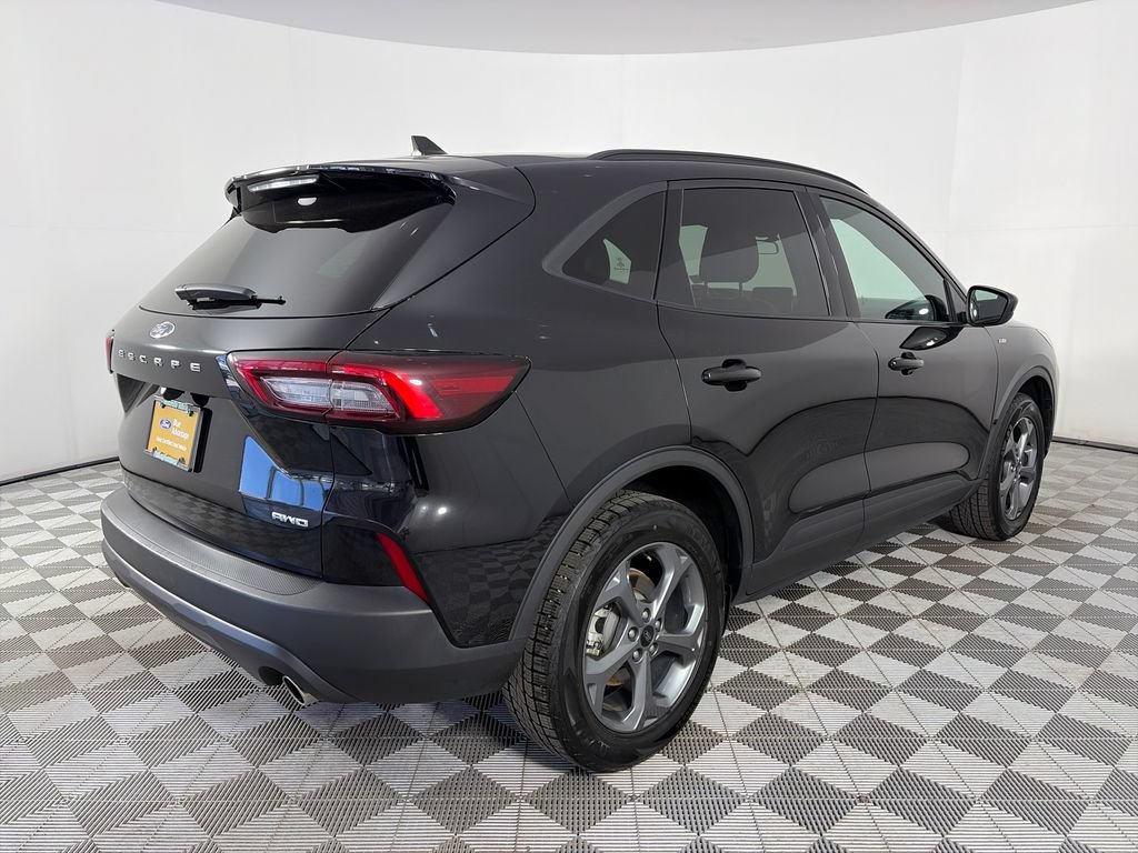 Certified 2025 Ford Escape ST-Line Select AWD/4WD image 7