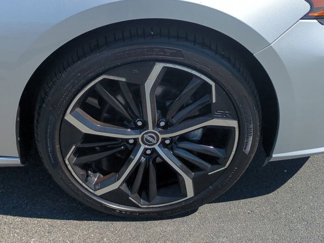 Used 2024 Nissan Altima 2.5 SR FWD image 11