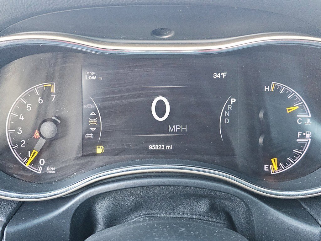 Used 2017 Jeep Grand Cherokee Limited w/ Trailer Tow Group IV image 30