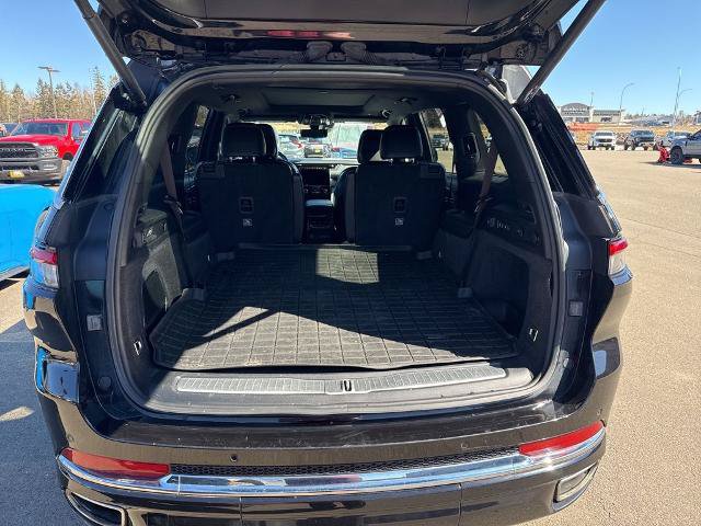 Used 2021 Jeep Grand Cherokee L Overland w/ Luxury Tech Group IV AWD/4WD image 4
