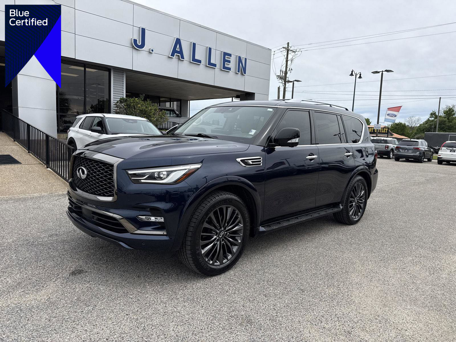 Used 2023 INFINITI QX80 Premium Select w/ Cargo Package image 1